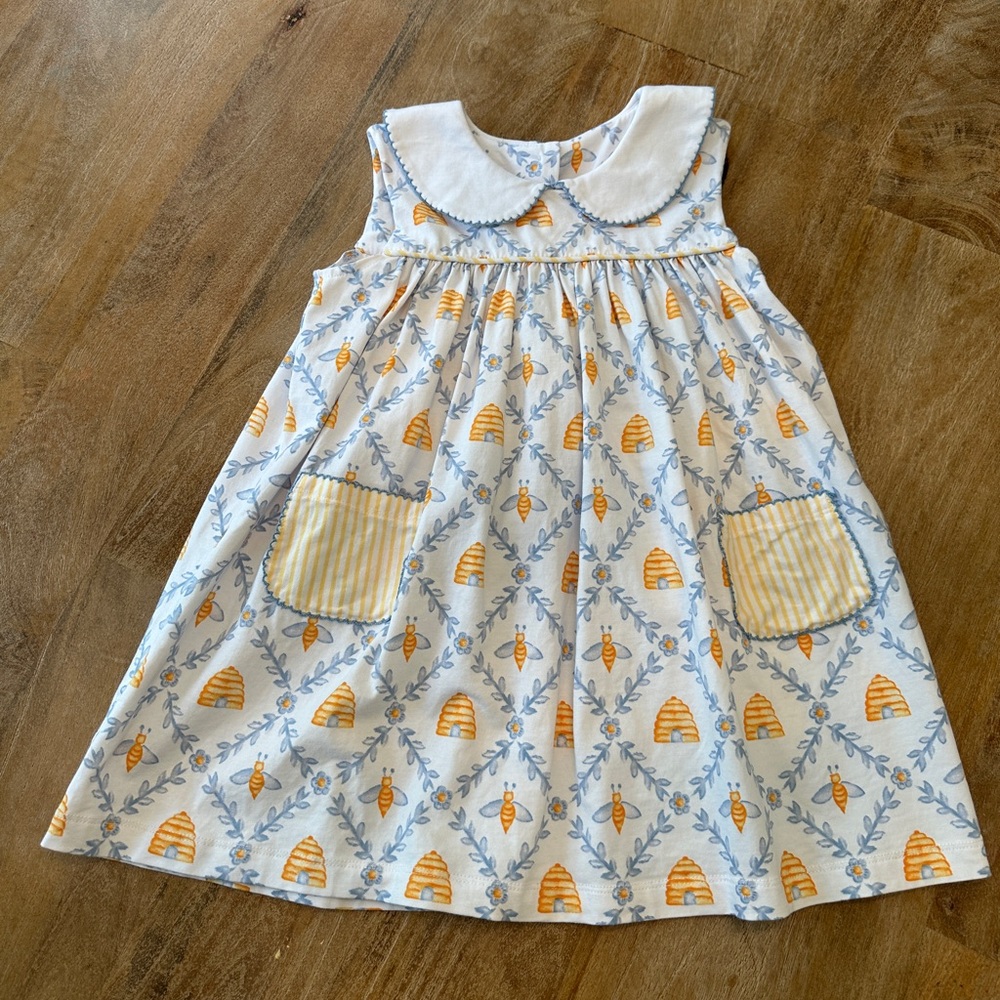 Shrimp and grits kids beehive dress. Size 4t in excellent condition!